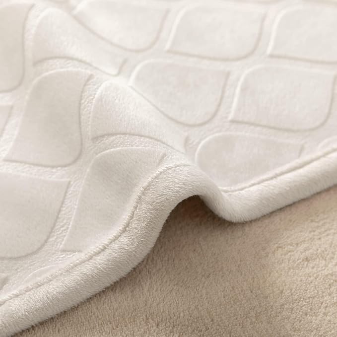 fuguitex Waterproof Dog Blanket Bed Cover Dog Crystal Velvet Moroccan Fuzzy Cozy Plush Pet Blanket Throw Blanket for Couch Sofa(68 * 82 inch, Cream+Beige) - Image 3