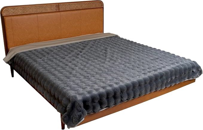 Waterproof Dog Bed Cover, Dog Pad Soft Plush Pet Blanket with Anti-Slip Back for Bed Couch Sofa, Furniture Protector for Small, Medium and Large Dogs and Cats (Noble Gray-Bubble, 82"x102") - Image 7