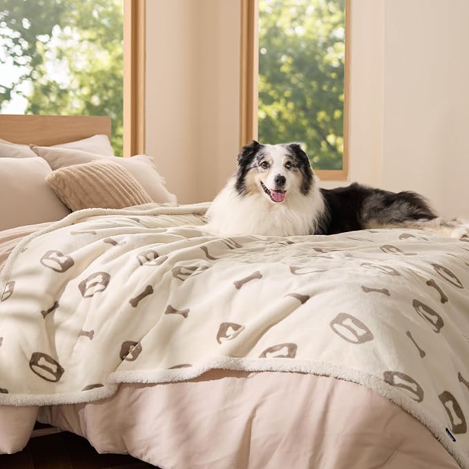 Bedsure Waterproof Blanket for Bed - Twin Size 60"x80", Beige | Soft Print Sherpa Fleece Pet Cat Dog Blankets for Large Dogs Couch Protection, Soft Plush Reversible Furniture Protector by Unknown