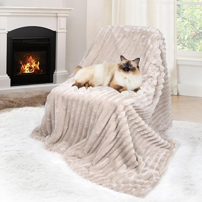 Waterproof Pet Blanket for Large Dogs & Cats - Reversible Calming Plush, Washable Furniture Cover for Couch, Bed, Car Seat, Blocks Leaks, Stains & Pet Fur (Line, 30"x40") - Image 3