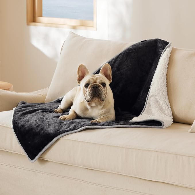 Bedsure Waterproof Dog Blankets for Medium Dogs Washable Soft Warm, 30"X40" | Plush Sherpa Fleece Cat Puppy Blanket for Couch Protector, Reversible Cozy Calming Throw for Pet Indoor,Black by Unknown