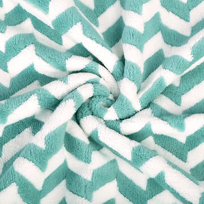 JML Microfiber Bath Towels, 2 Pack, 30" x 60", Chevron Green | Hanging Loop, Oversized, Soft, Super Absorbent, Fast Drying, Use for Sports, Fitness, Yoga - Image 2