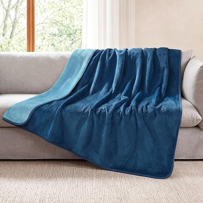 Luciphia Waterproof Blanket for Large Dog Ultra-Soft & Calming Pet Throw Reversible Warm Fleece Durable Furniture Crate Couch Bed Cover Protector Machine Washable Leakproof Blue L (65''x57'') by luciphia