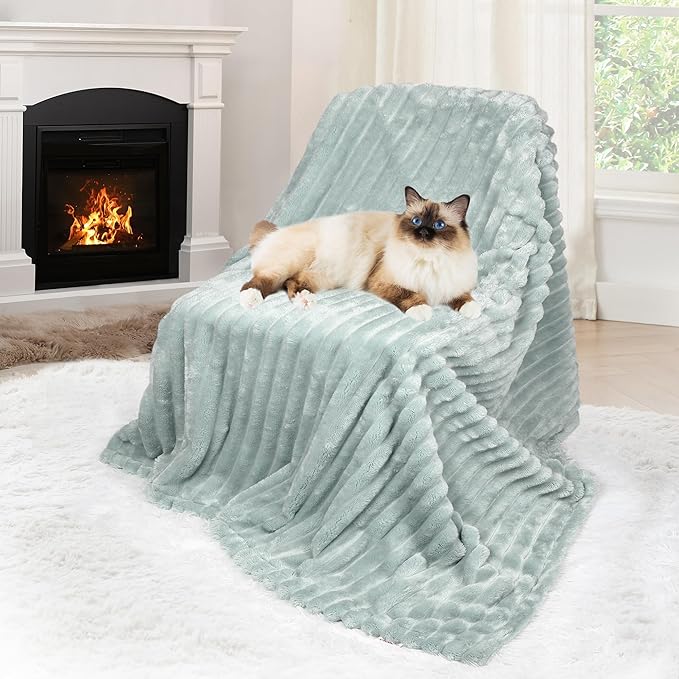 Waterproof Pet Blanket for Large Dogs & Cats - Reversible Calming Plush, Washable Furniture Cover for Couch, Bed, Car Seat, Blocks Leaks, Stains & Pet Fur (Green, 30"x40") - Image 4