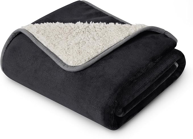 Bedsure Waterproof Blanket for Bed Soft Sherpa Fleece Throw,Queen 90x86 | Plush Cozy Calming Reversible Dog Blankets for Large Senior Dogs,Warm Bed Couch Cover,Pet Furniture Protector,Black by Unknown