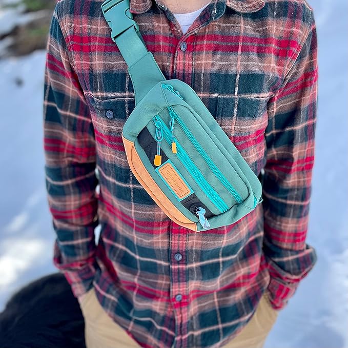 Wilderdog Utility Fanny Pack stores Treats, Balls, Keys in 3 Pockets with adjustable strap and Poop Bag dispenser (Evergreen) - Image 3