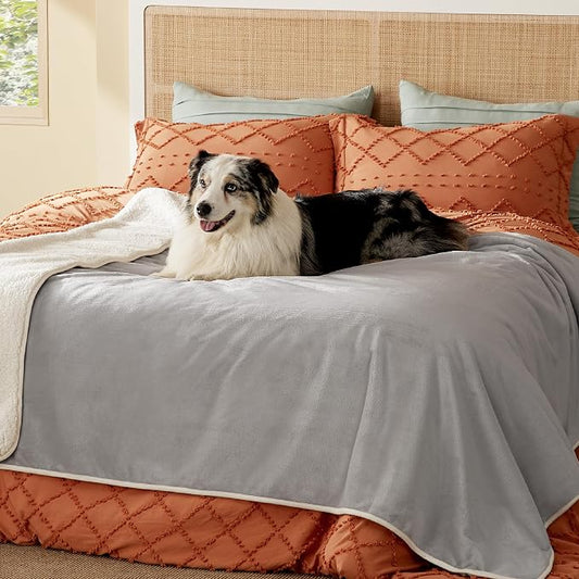 Bedsure Waterproof Blanket for Bed Soft Sherpa Fleece Throw,Twin 80"x60" | Plush Cozy Calming Reversible Dog Blankets for Large Senior Dogs,Warm Bed Couch Cover,Pet Furniture Protector,Light Grey by Unknown