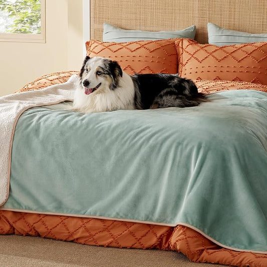 Bedsure Waterproof Blanket for Bed Soft Sherpa Fleece Throw,Twin 80"x60" | Plush Cozy Calming Reversible Dog Blankets for Large Senior Dogs,Warm Bed Couch Cover,Pet Furniture Protector,Light Green by Unknown